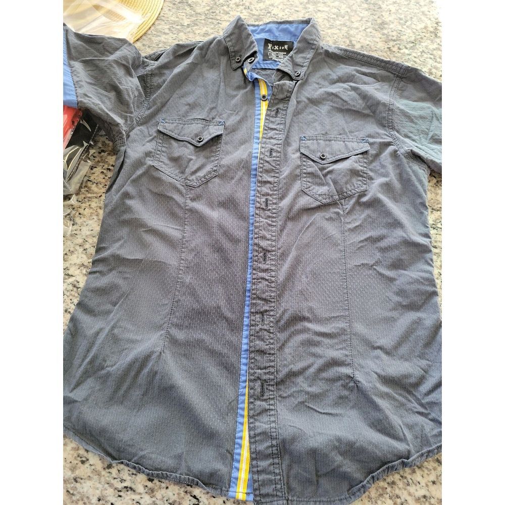 Street Free‎ Fixion Mens Shirt Size Med